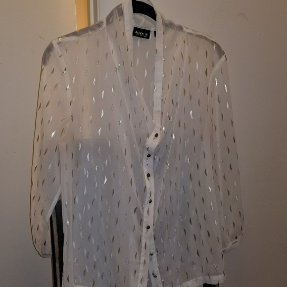Blouse. - Picture 7 of 7